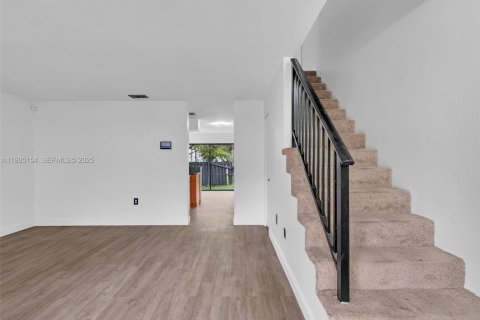 Touwnhouse à vendre à Pembroke Park, Floride: 3 chambres, 110.37 m2 № 1993310 - photo 6