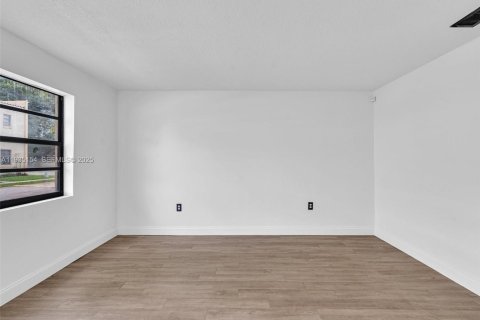 Touwnhouse à vendre à Pembroke Park, Floride: 3 chambres, 110.37 m2 № 1993310 - photo 8