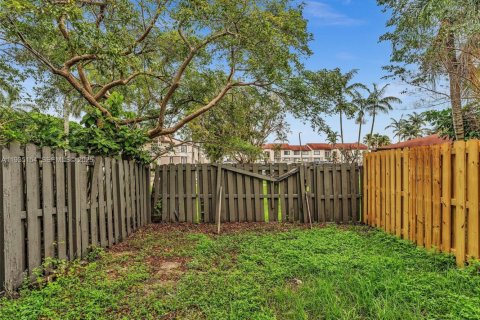 Touwnhouse à vendre à Pembroke Park, Floride: 3 chambres, 110.37 m2 № 1993310 - photo 20