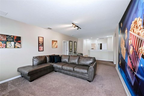 House in Davenport, Florida 6 bedrooms, 291.34 sq.m. № 2306845 - photo 18