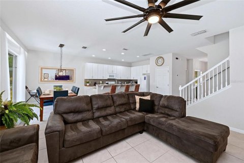 House in Davenport, Florida 6 bedrooms, 291.34 sq.m. № 2306845 - photo 10
