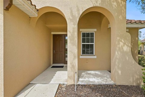 House in Davenport, Florida 6 bedrooms, 291.34 sq.m. № 2306845 - photo 3