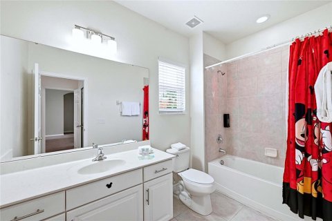 House in Davenport, Florida 6 bedrooms, 291.34 sq.m. № 2306845 - photo 20