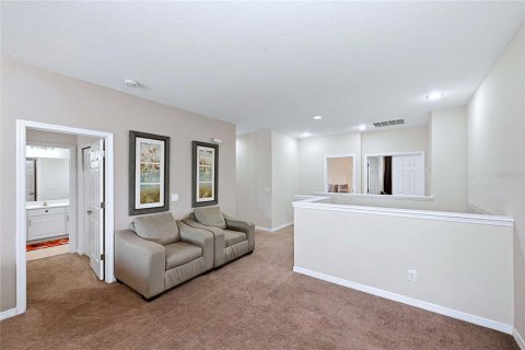 House in Davenport, Florida 6 bedrooms, 291.34 sq.m. № 2306845 - photo 15
