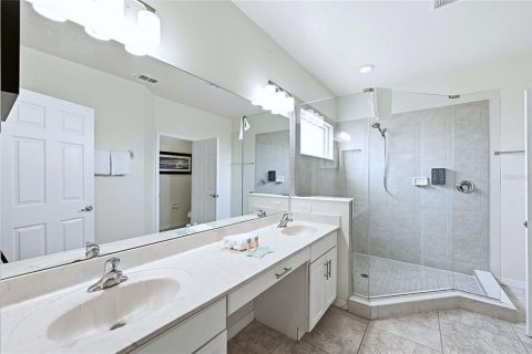House in Davenport, Florida 6 bedrooms, 291.34 sq.m. № 2306845 - photo 16