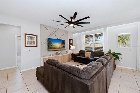 House in Davenport, Florida 6 bedrooms, 291.34 sq.m. № 2306845 - photo 24