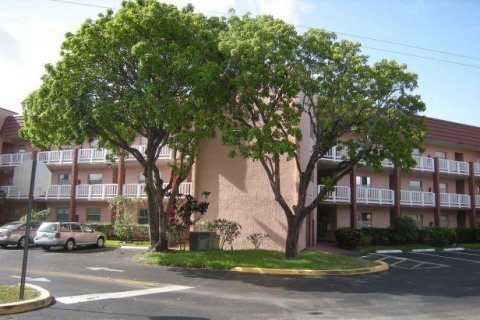 Condo in Sunrise, Florida, 2 bedrooms  № 1094078 - photo 1