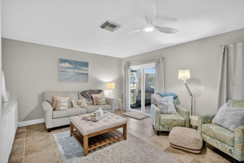 Adosado en venta en Stuart, Florida, 2 dormitorios, 116.13 m2 № 2303856 - foto 2