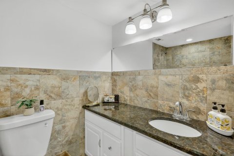 Adosado en venta en Stuart, Florida, 2 dormitorios, 116.13 m2 № 2303856 - foto 12