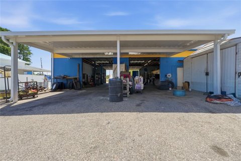 Commercial property in Hudson, Florida № 2122929 - photo 14