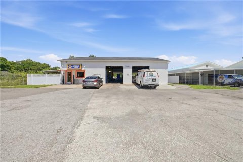 Commercial property in Hudson, Florida № 2122929 - photo 10