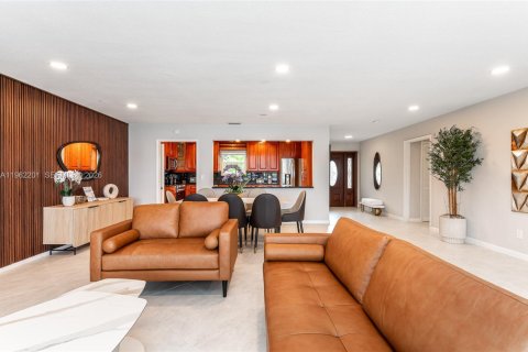 Villa ou maison à louer à Miami, Floride: 3 chambres, 184.6 m2 № 2080907 - photo 4