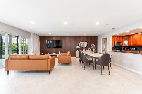 Villa ou maison à louer à Miami, Floride: 3 chambres, 184.6 m2 № 2080907 - photo 13