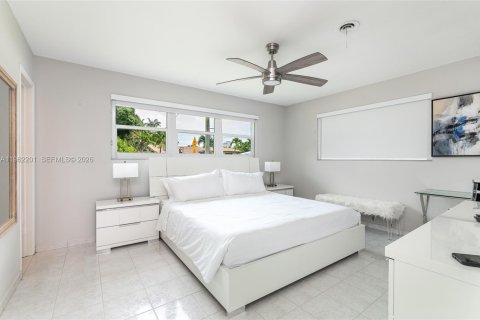 Villa ou maison à louer à Miami, Floride: 3 chambres, 184.6 m2 № 2080907 - photo 14