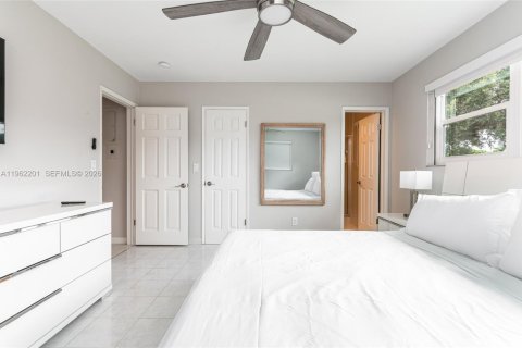 Villa ou maison à louer à Miami, Floride: 3 chambres, 184.6 m2 № 2080907 - photo 16