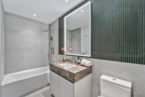 Copropriété à vendre à Miami Beach, Floride: 3 chambres, 184.97 m2 № 2046024 - photo 25