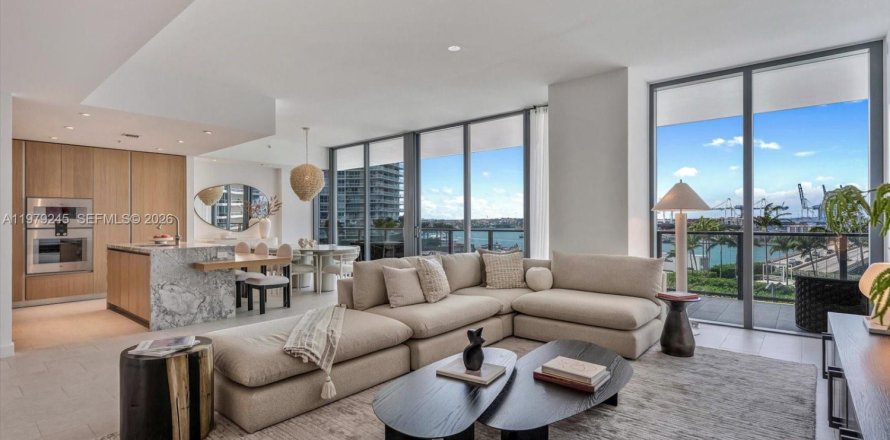 Condo à Miami Beach, Floride, 3 chambres  № 2046024