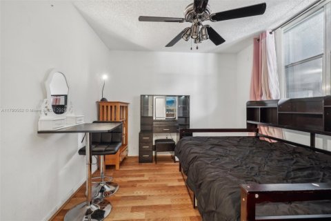 Condo in Tamarac, Florida, 2 bedrooms  № 1737513 - photo 21