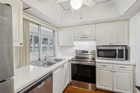 Condo in Tamarac, Florida, 2 bedrooms  № 1737513 - photo 1