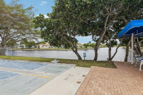 Condo in Tamarac, Florida, 2 bedrooms  № 1737513 - photo 29