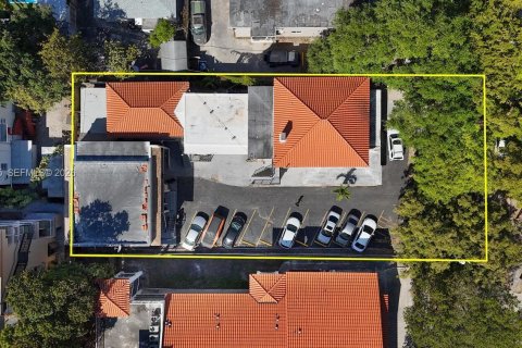 Коммерческая недвижимость в Майами, Флорида 744.98м2 № 2025663