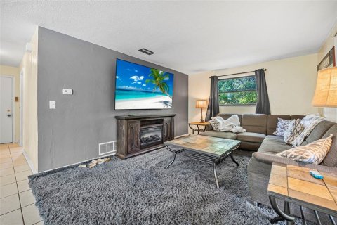 House in Palm Coast, Florida 3 bedrooms, 121.89 sq.m. № 1592651 - photo 5