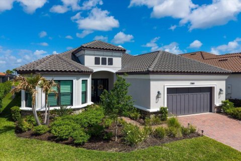 House in Port St. Lucie, Florida 4 bedrooms, 284 sq.m. № 2274396 - photo 2
