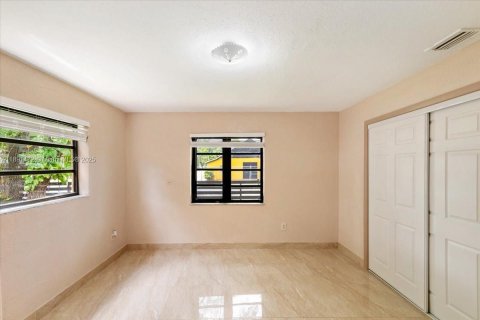 House in Miami Gardens, Florida 4 bedrooms, 167.22 sq.m. № 1945418 - photo 20