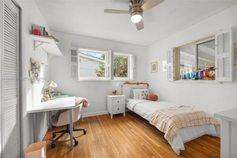 Casa en venta en Miami, Florida, 3 dormitorios, 130.99 m2 № 1983003 - foto 16