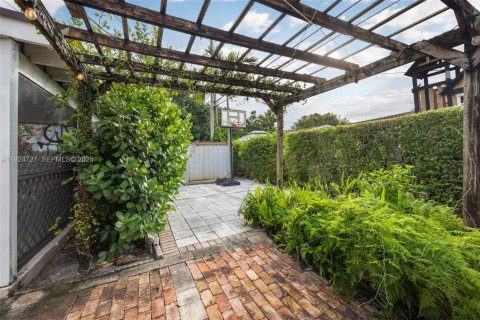 Casa en venta en Miami, Florida, 3 dormitorios, 130.99 m2 № 1983003 - foto 24