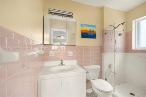 Casa en venta en Miami, Florida, 3 dormitorios, 130.99 m2 № 1983003 - foto 19