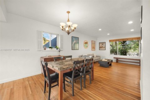 Casa en venta en Miami, Florida, 3 dormitorios, 130.99 m2 № 1983003 - foto 7