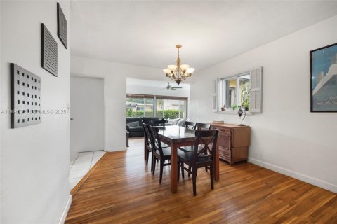 Casa en venta en Miami, Florida, 3 dormitorios, 130.99 m2 № 1983003 - foto 10