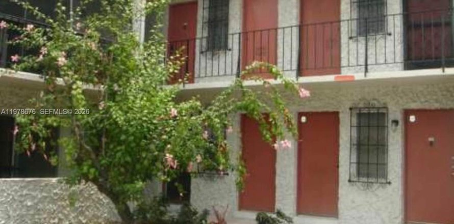 Condominio en Palmetto Bay, Florida, 2 dormitorios  № 2044489