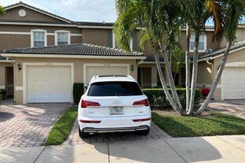 Townhouse in Stuart, Florida 2 bedrooms, 118.91 sq.m. № 1229224 - photo 1