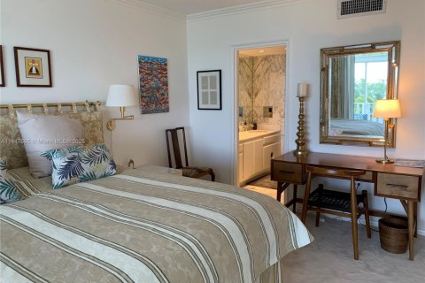 Condominio en alquiler en Key Biscayne, Florida, 2 dormitorios, 122.63 m2 № 2012404 - foto 14