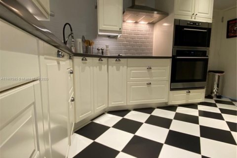 Condominio en alquiler en Key Biscayne, Florida, 2 dormitorios, 122.63 m2 № 2012404 - foto 21