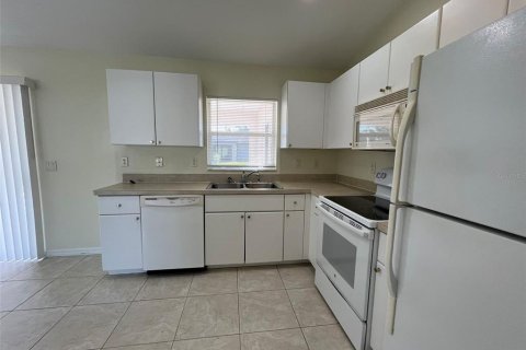 Casa en alquiler en North Port, Florida, 3 dormitorios, 115.29 m2 № 1758411 - foto 5