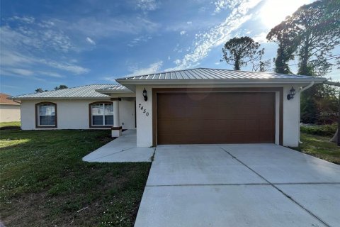 Casa en alquiler en North Port, Florida, 3 dormitorios, 115.29 m2 № 1758411 - foto 1