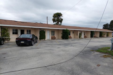 Купить коммерческую недвижимость в Себринг, Флорида № 2034472 - фото 7