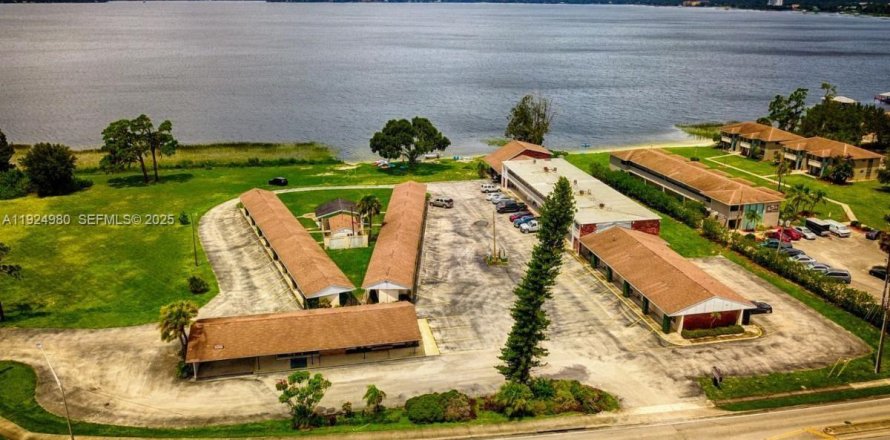 Коммерческая недвижимость в Себринг, Флорида № 2034472