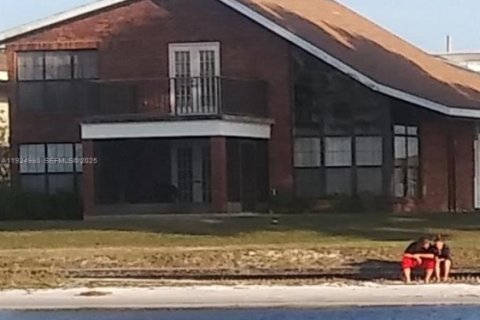 Купить коммерческую недвижимость в Себринг, Флорида № 2034472 - фото 8