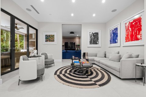 Casa en venta en Miami, Florida, 5 dormitorios, 368.08 m2 № 2034710 - foto 7