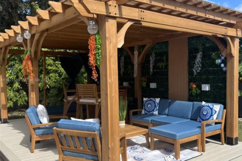 Купить виллу или дом в Хомстед, Флорида 7 спален, 454.38м2, № 1986334 - фото 18