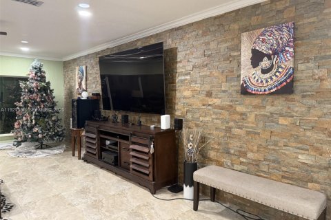 Купить виллу или дом в Хомстед, Флорида 7 спален, 454.38м2, № 1986334 - фото 5