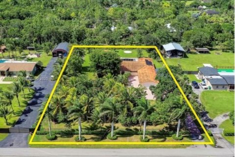 Купить виллу или дом в Хомстед, Флорида 7 спален, 454.38м2, № 1986334 - фото 1