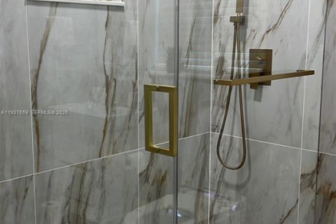 Купить виллу или дом в Хомстед, Флорида 7 спален, 454.38м2, № 1986334 - фото 16