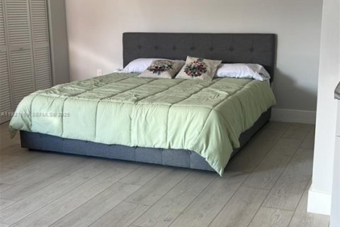 Купить виллу или дом в Хомстед, Флорида 7 спален, 454.38м2, № 1986334 - фото 9