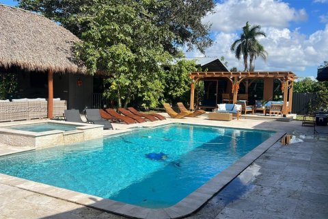 Купить виллу или дом в Хомстед, Флорида 7 спален, 454.38м2, № 1986334 - фото 3