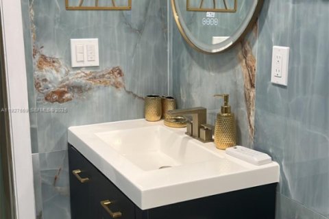 Купить виллу или дом в Хомстед, Флорида 7 спален, 454.38м2, № 1986334 - фото 13